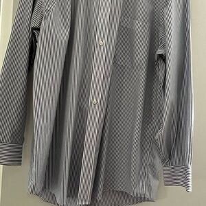 KIRKLAND Men's white and blue button down Shirt